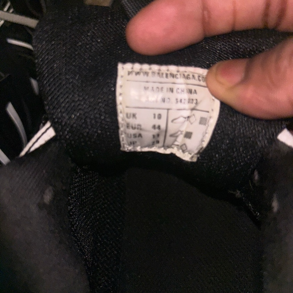 Balenciaga Black Sneakers with White Laces - Picture 7 of 7
